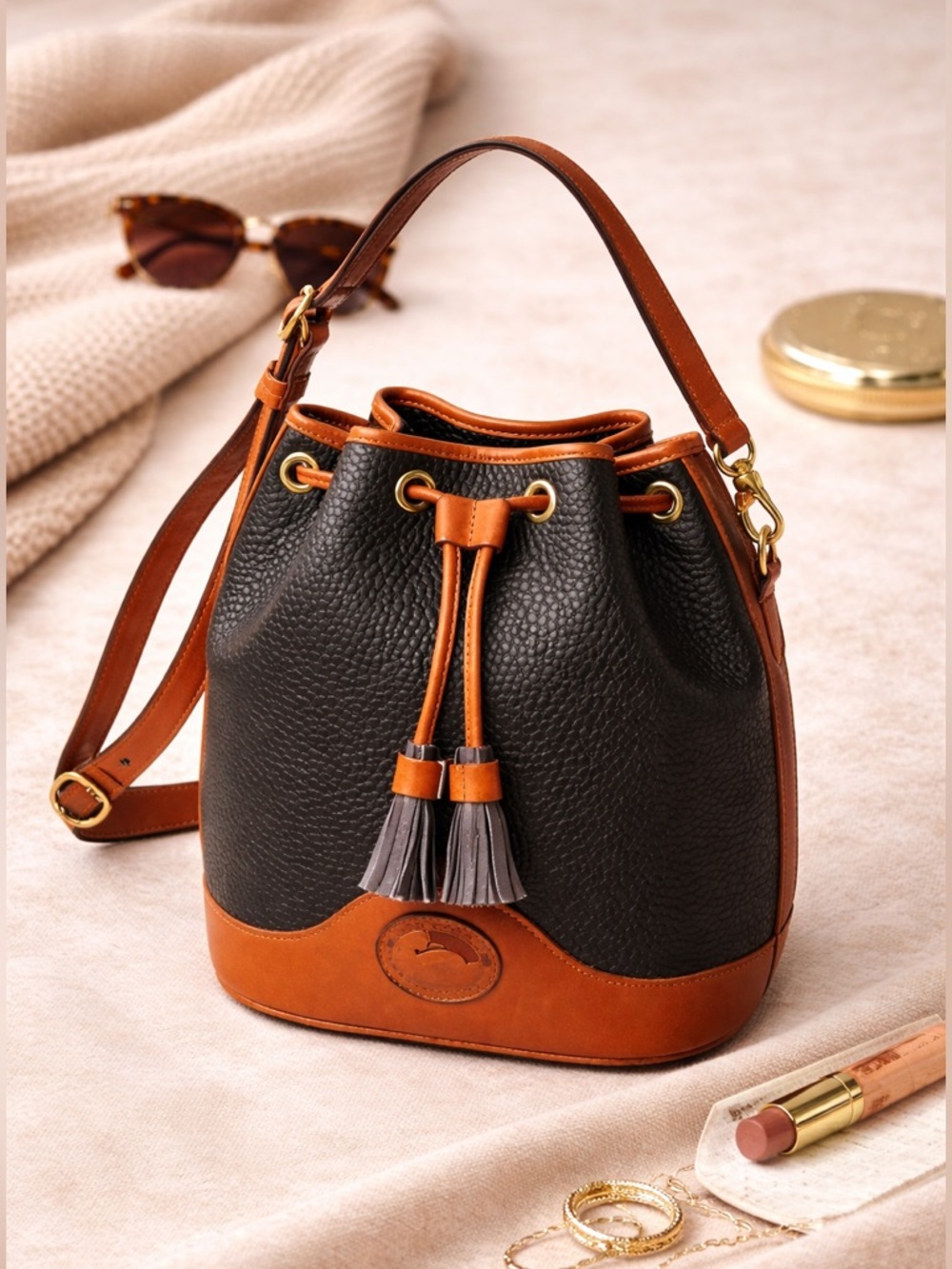 Dooney & Bourke Black Brown Leather Bucket Bag Structured purse
